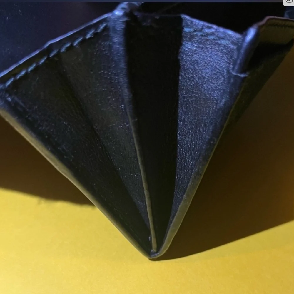 Gucci Black Wallet-EUC - Picture 7 of 14